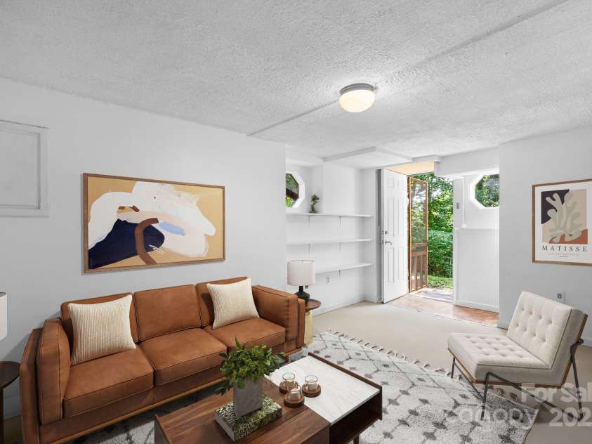 186 Pisgah View Road, Asheville, NC 28806.  MLS# CAR4293363, YatesRealty ID 33142. 