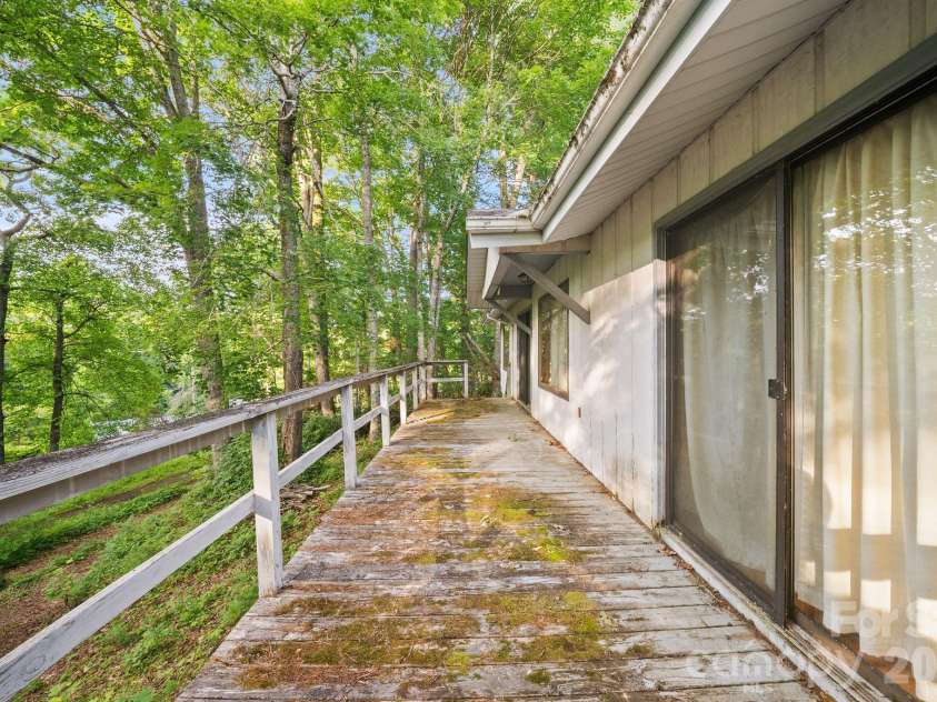 65 Gurney Franklin Road, Newland, NC 28657.  MLS# CAR4386386, YatesRealty ID 33142. 