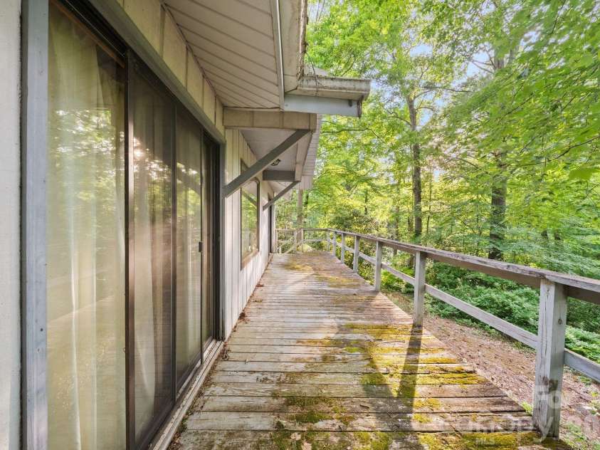 65 Gurney Franklin Road, Newland, NC 28657.  MLS# CAR4386386, YatesRealty ID 33142. 