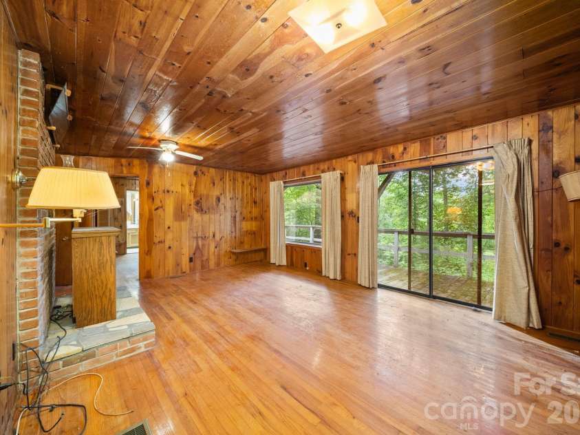 65 Gurney Franklin Road, Newland, NC 28657.  MLS# CAR4386386, YatesRealty ID 33142. 