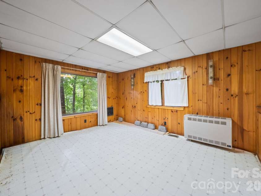 65 Gurney Franklin Road, Newland, NC 28657.  MLS# CAR4386386, YatesRealty ID 33142. 