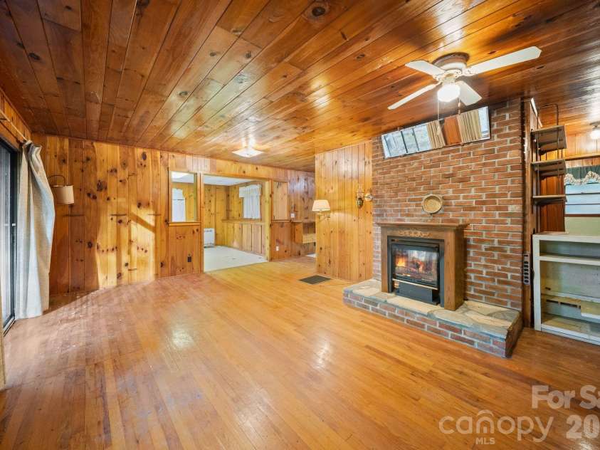 65 Gurney Franklin Road, Newland, NC 28657.  MLS# CAR4386386, YatesRealty ID 33142. 