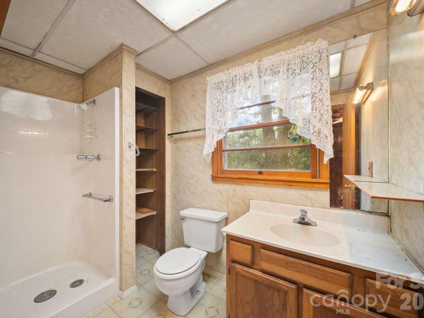 65 Gurney Franklin Road, Newland, NC 28657.  MLS# CAR4386386, YatesRealty ID 33142. 