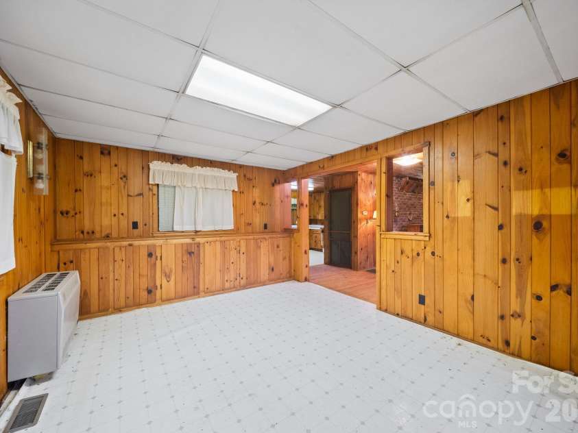 65 Gurney Franklin Road, Newland, NC 28657.  MLS# CAR4386386, YatesRealty ID 33142. 