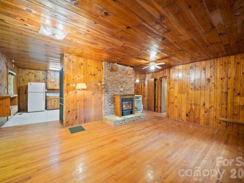 65 Gurney Franklin Road, Newland, NC 28657.  MLS# CAR4386386, YatesRealty ID 33142. 