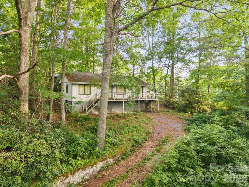 65 Gurney Franklin Road, Newland, NC 28657.  MLS# CAR4386386, YatesRealty ID 33142. 