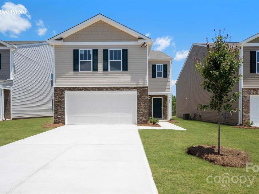 1366 37th Avenue Lane, Hickory, NC 28601.  MLS# CAR4294022, YatesRealty ID 33143. 