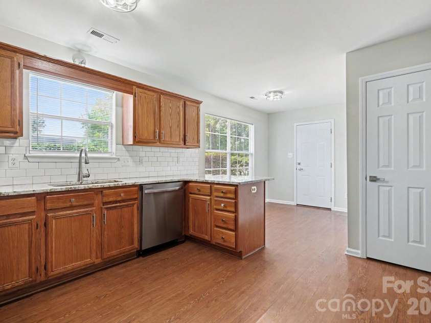 7518 Prindle Lake Drive, Charlotte, NC 28227.  MLS# CAR4397454, YatesRealty ID 33143. 