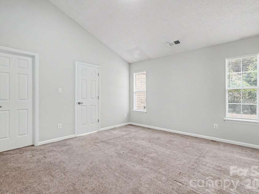7518 Prindle Lake Drive, Charlotte, NC 28227.  MLS# CAR4397454, YatesRealty ID 33143. 