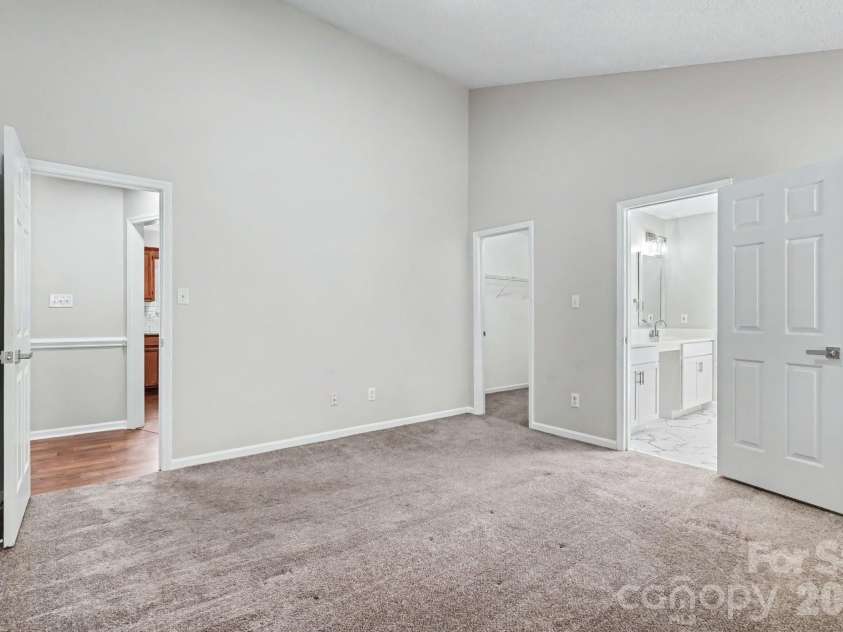 7518 Prindle Lake Drive, Charlotte, NC 28227.  MLS# CAR4397454, YatesRealty ID 33143. 