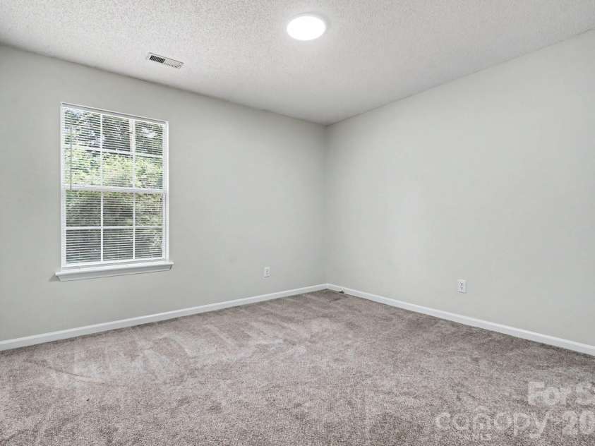 7518 Prindle Lake Drive, Charlotte, NC 28227.  MLS# CAR4397454, YatesRealty ID 33143. 