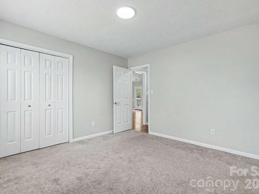 7518 Prindle Lake Drive, Charlotte, NC 28227.  MLS# CAR4397454, YatesRealty ID 33143. 