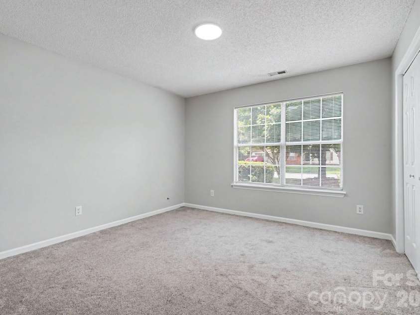 7518 Prindle Lake Drive, Charlotte, NC 28227.  MLS# CAR4397454, YatesRealty ID 33143. 
