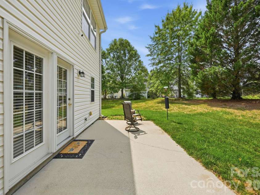 12446 Hennigan Place Lane, Charlotte, NC 28214.  MLS# CAR4397886, YatesRealty ID 33144. 