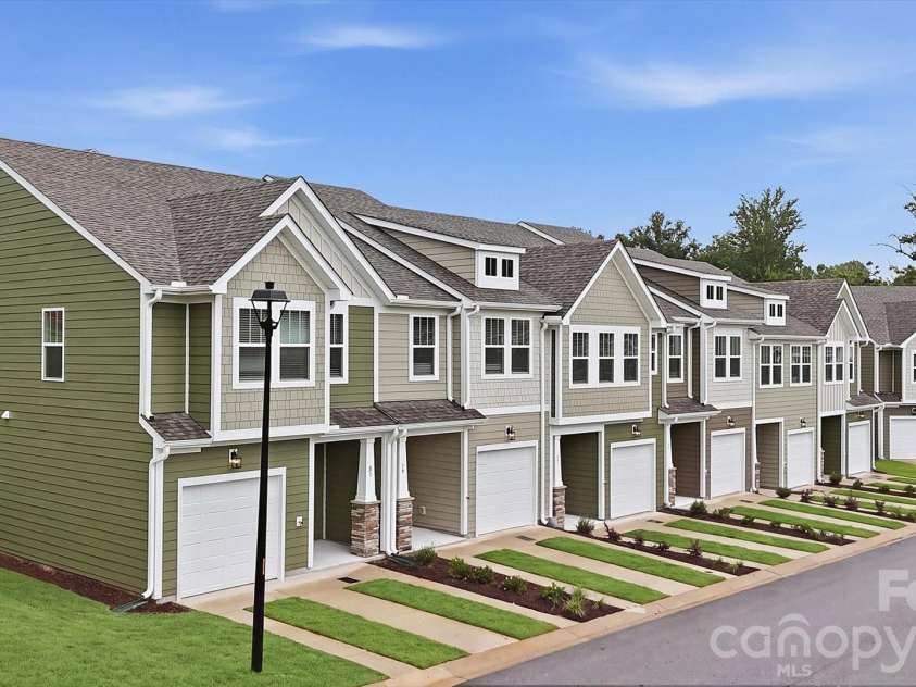 75 Moon Haven Way, Arden, NC 28704.  MLS# CAR4398075, YatesRealty ID 33145. 