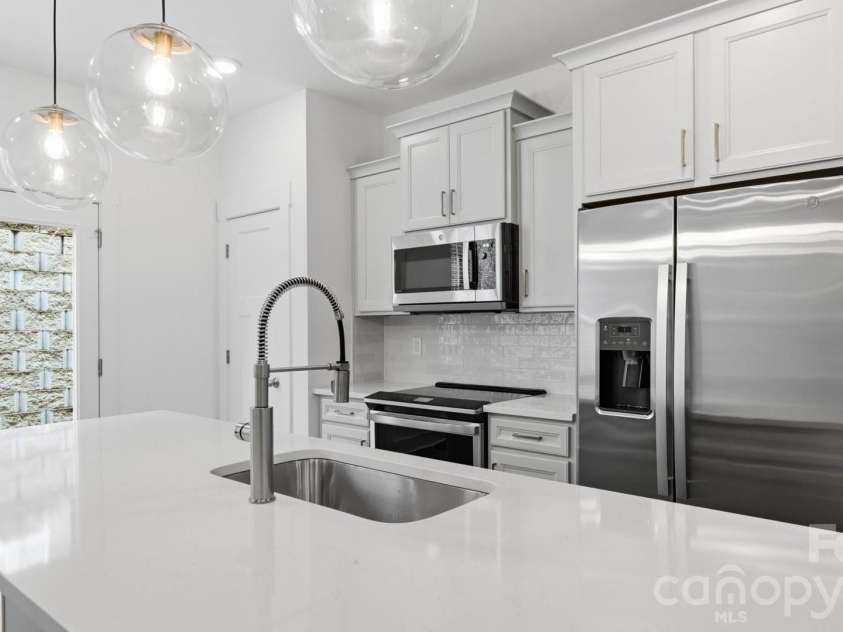 75 Moon Haven Way, Arden, NC 28704.  MLS# CAR4398075, YatesRealty ID 33145. 