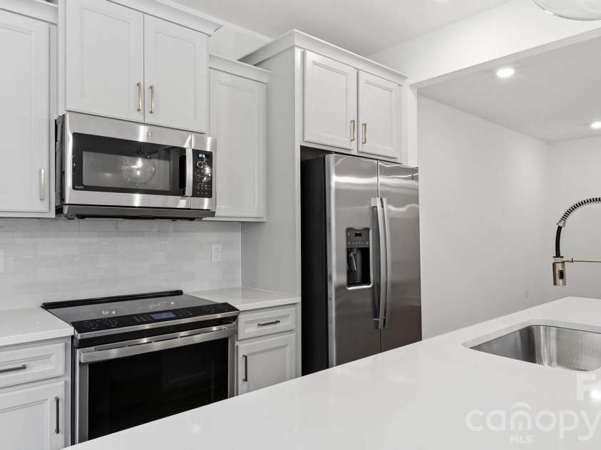 75 Moon Haven Way, Arden, NC 28704.  MLS# CAR4398075, YatesRealty ID 33145. 