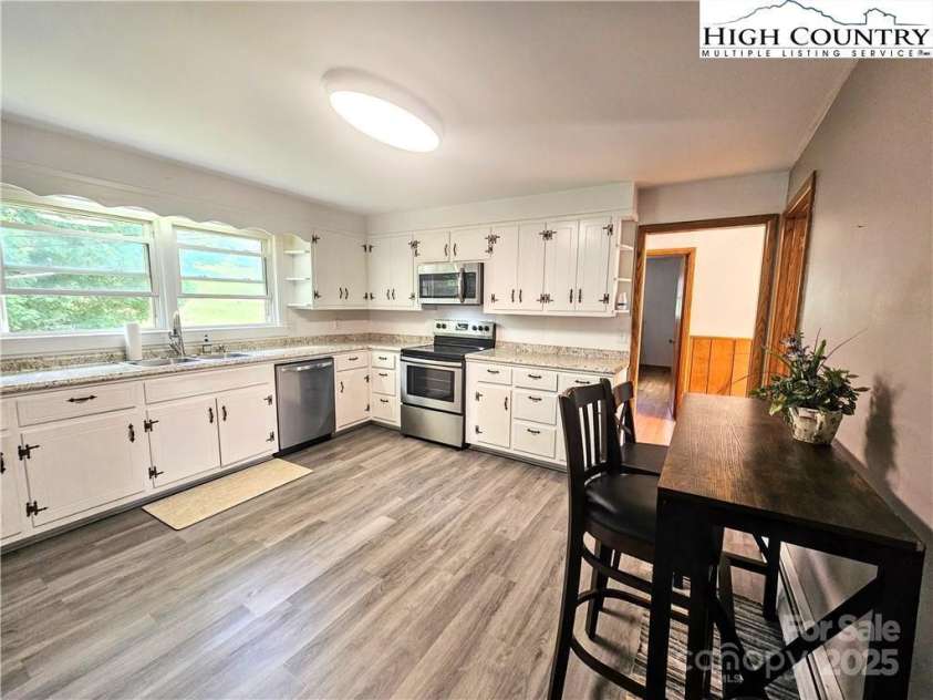 309 Gentry Street, Jefferson, NC 28640.  MLS# CAR4294097, YatesRealty ID 33146. 