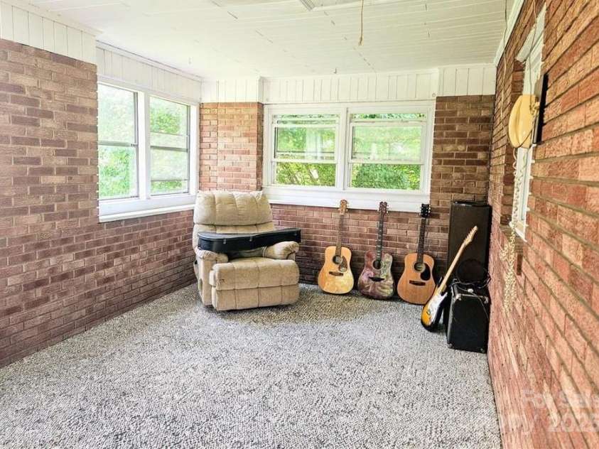 309 Gentry Street, Jefferson, NC 28640.  MLS# CAR4294097, YatesRealty ID 33146. 