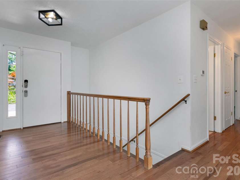 138 Surry Lane, Hendersonville, NC 28791.  MLS# CAR4398078, YatesRealty ID 33147. 