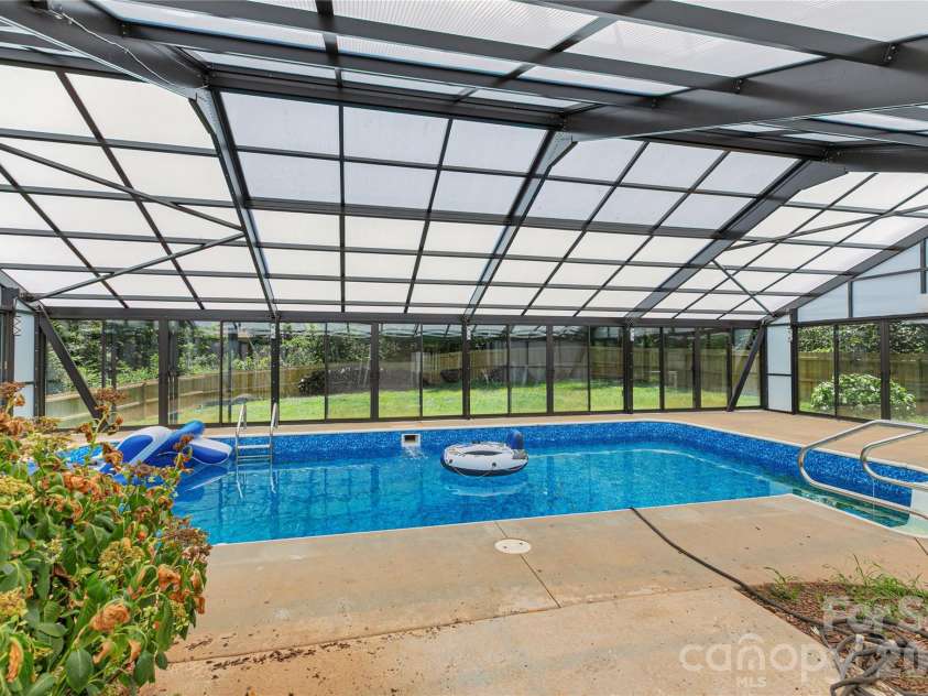 138 Surry Lane, Hendersonville, NC 28791.  MLS# CAR4398078, YatesRealty ID 33147. 