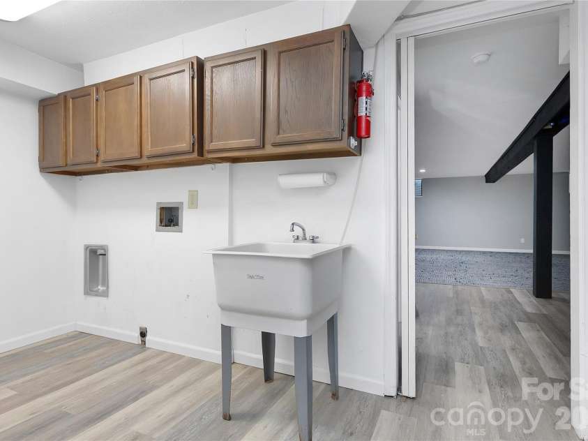 138 Surry Lane, Hendersonville, NC 28791.  MLS# CAR4398078, YatesRealty ID 33147. 