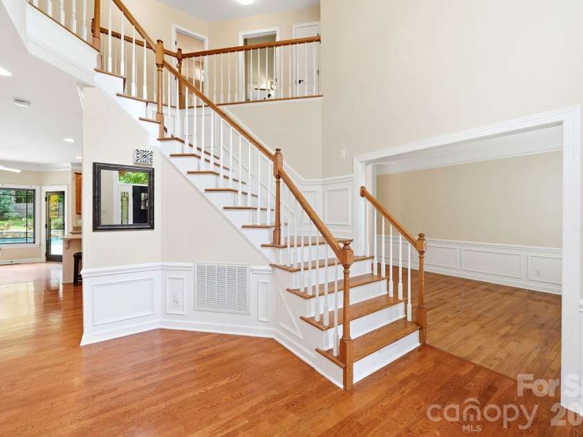 6821 Hollow Oak Drive, Charlotte, NC 28227.  MLS# CAR4398137, YatesRealty ID 33149. 