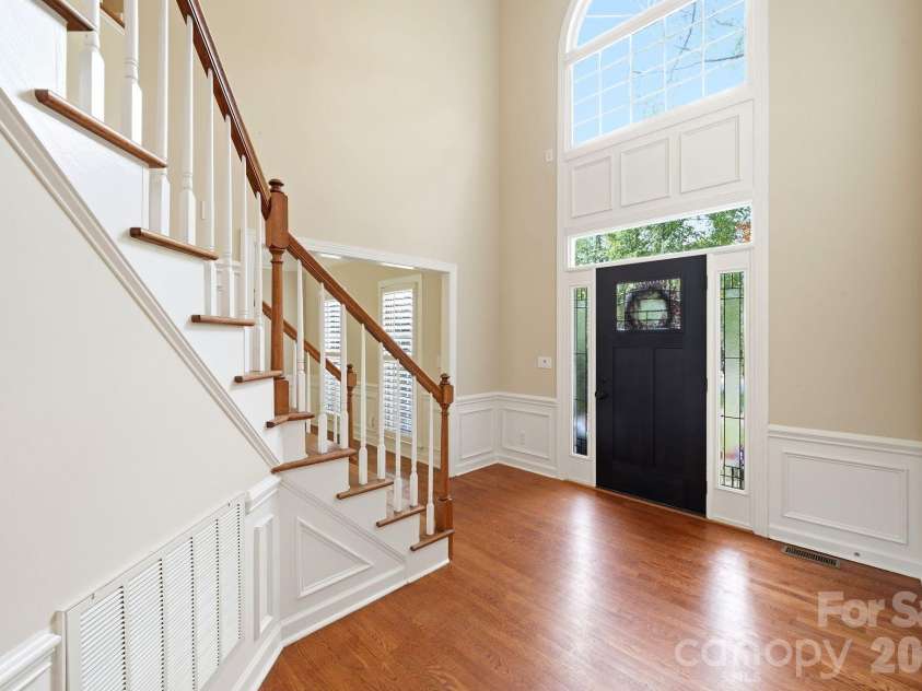 6821 Hollow Oak Drive, Charlotte, NC 28227.  MLS# CAR4398137, YatesRealty ID 33149. 