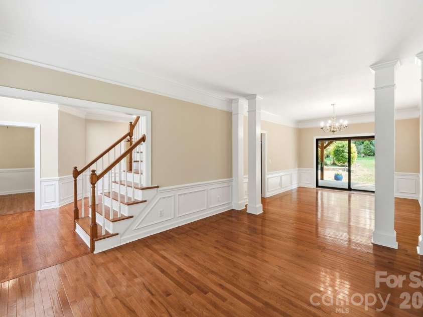 6821 Hollow Oak Drive, Charlotte, NC 28227.  MLS# CAR4398137, YatesRealty ID 33149. 