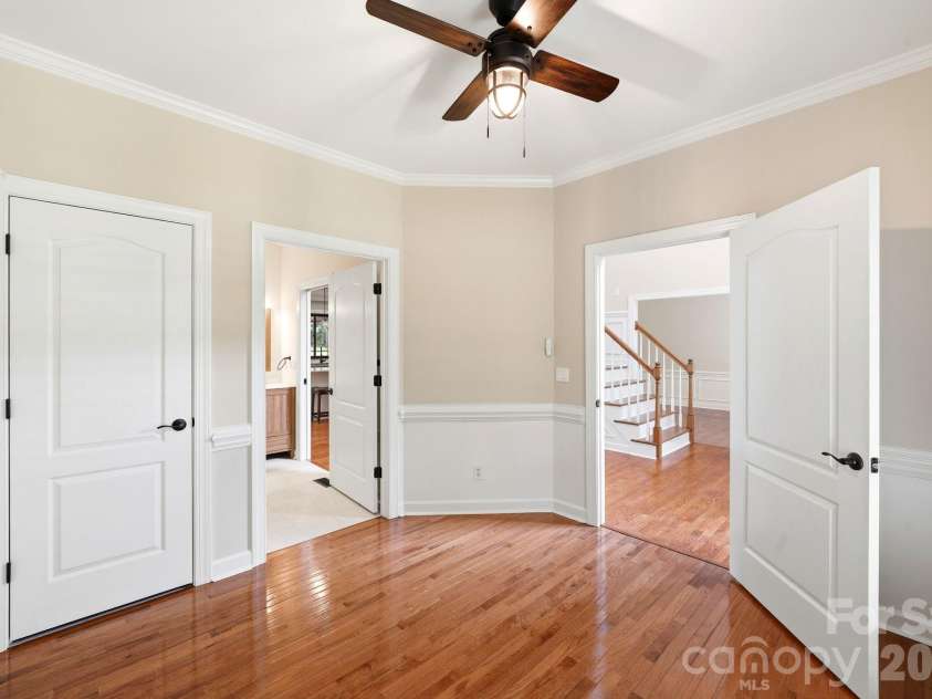6821 Hollow Oak Drive, Charlotte, NC 28227.  MLS# CAR4398137, YatesRealty ID 33149. 