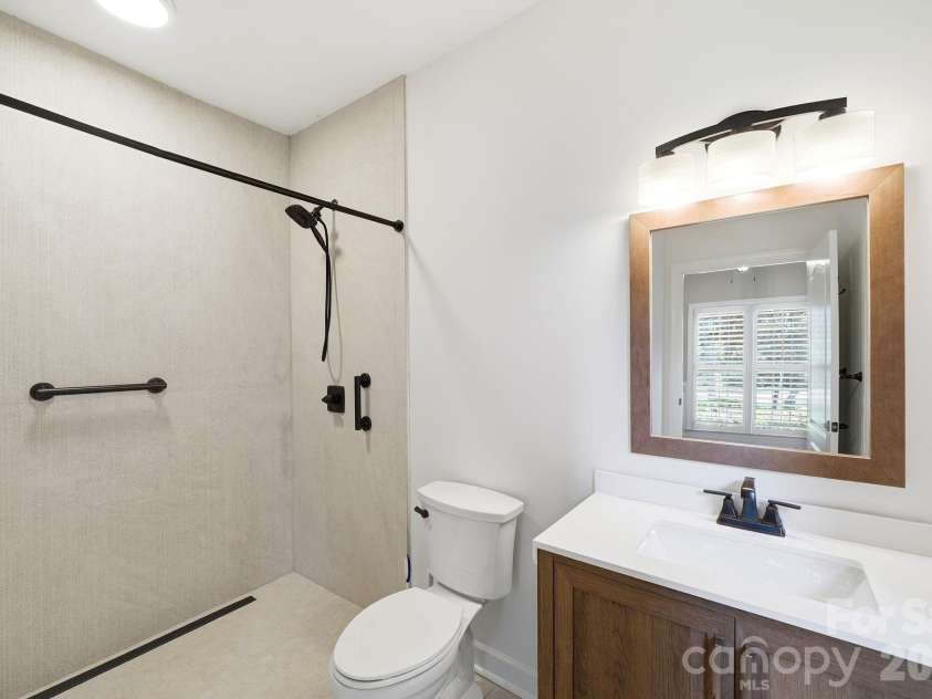 6821 Hollow Oak Drive, Charlotte, NC 28227.  MLS# CAR4398137, YatesRealty ID 33149. 