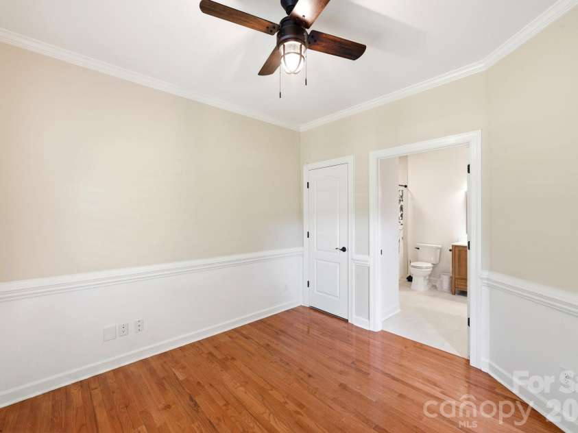 6821 Hollow Oak Drive, Charlotte, NC 28227.  MLS# CAR4398137, YatesRealty ID 33149. 