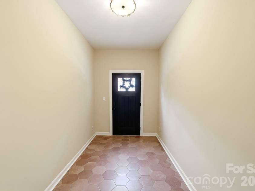 6821 Hollow Oak Drive, Charlotte, NC 28227.  MLS# CAR4398137, YatesRealty ID 33149. 