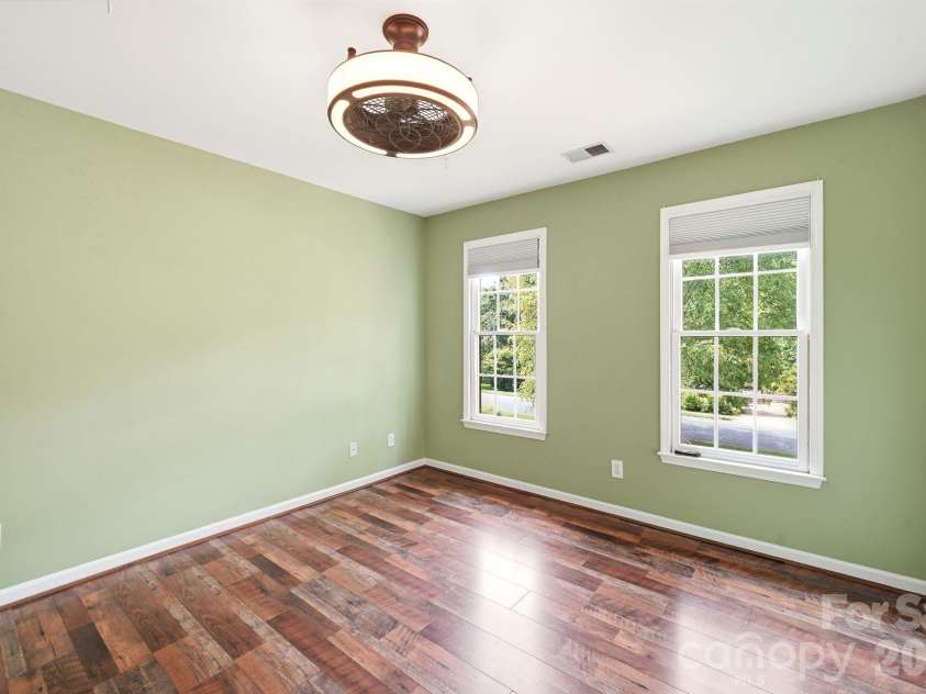 6821 Hollow Oak Drive, Charlotte, NC 28227.  MLS# CAR4398137, YatesRealty ID 33149. 