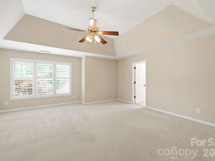6821 Hollow Oak Drive, Charlotte, NC 28227.  MLS# CAR4398137, YatesRealty ID 33149. 