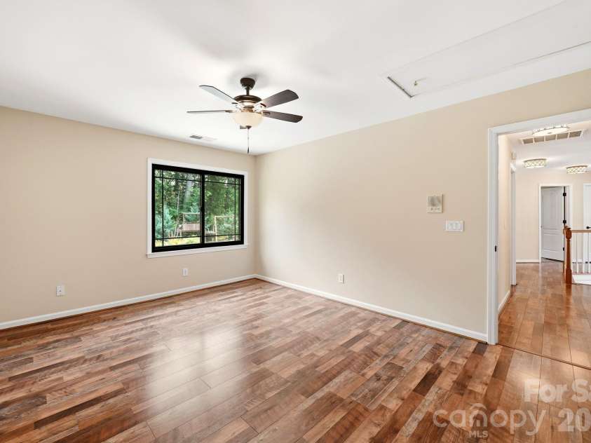 6821 Hollow Oak Drive, Charlotte, NC 28227.  MLS# CAR4398137, YatesRealty ID 33149. 