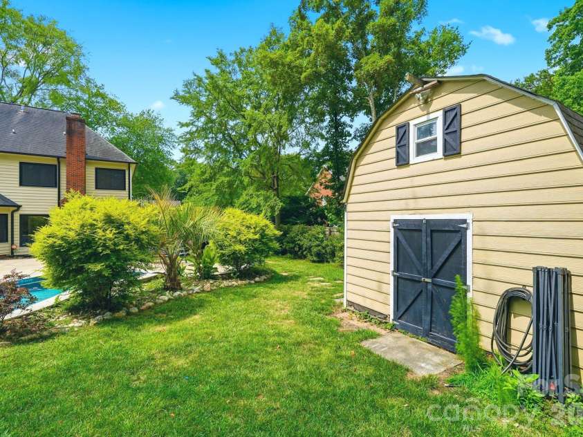 6821 Hollow Oak Drive, Charlotte, NC 28227.  MLS# CAR4398137, YatesRealty ID 33149. 