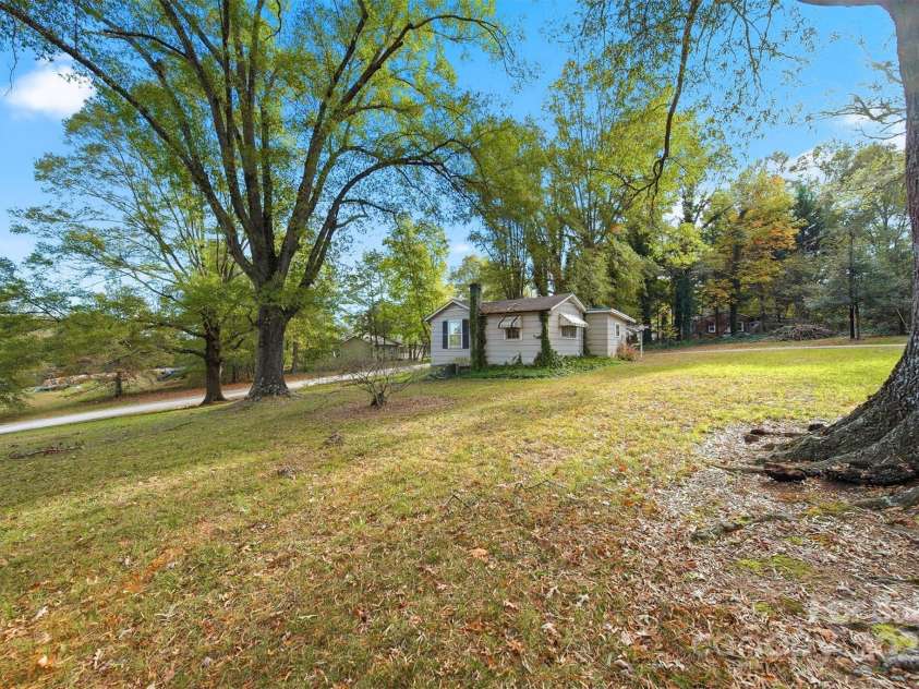 119 Sunset Drive, Taylorsville, NC 28681.  MLS# CAR4314783, YatesRealty ID 3315. 