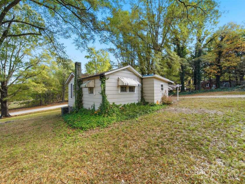 119 Sunset Drive, Taylorsville, NC 28681.  MLS# CAR4314783, YatesRealty ID 3315. 