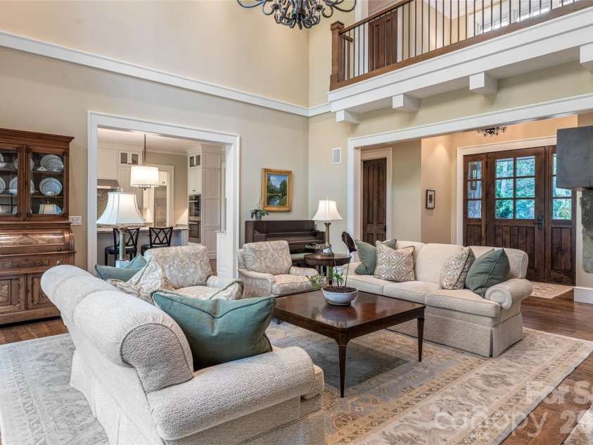 402 Vanderbilt Road, Asheville, NC 28803.  MLS# CAR4340539, YatesRealty ID 3315. 