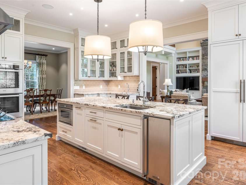 402 Vanderbilt Road, Asheville, NC 28803.  MLS# CAR4340539, YatesRealty ID 3315. 