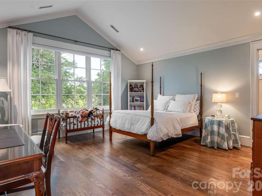 402 Vanderbilt Road, Asheville, NC 28803.  MLS# CAR4340539, YatesRealty ID 3315. 