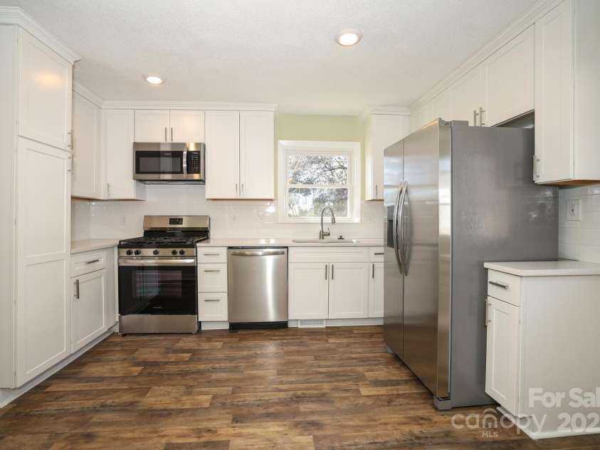 611 Greenbriar Avenue, Rock Hill, SC 29730.  MLS# CAR4173915, YatesRealty ID 3315. 