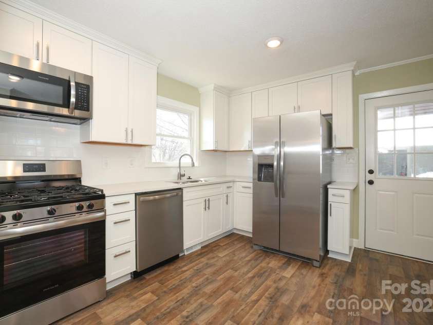 611 Greenbriar Avenue, Rock Hill, SC 29730.  MLS# CAR4173915, YatesRealty ID 3315. 