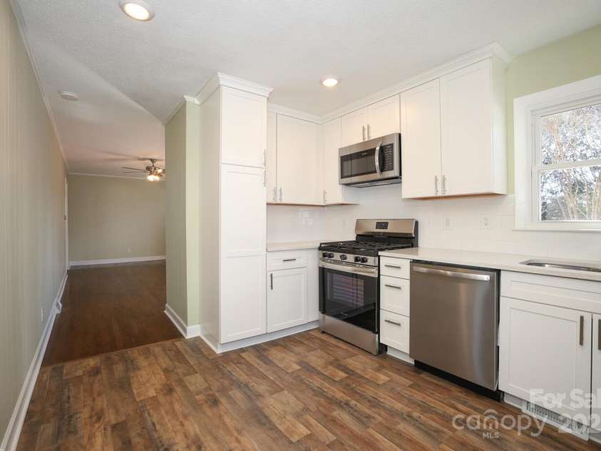 611 Greenbriar Avenue, Rock Hill, SC 29730.  MLS# CAR4173915, YatesRealty ID 3315. 