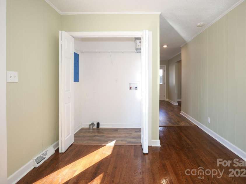 611 Greenbriar Avenue, Rock Hill, SC 29730.  MLS# CAR4173915, YatesRealty ID 3315. Family Room