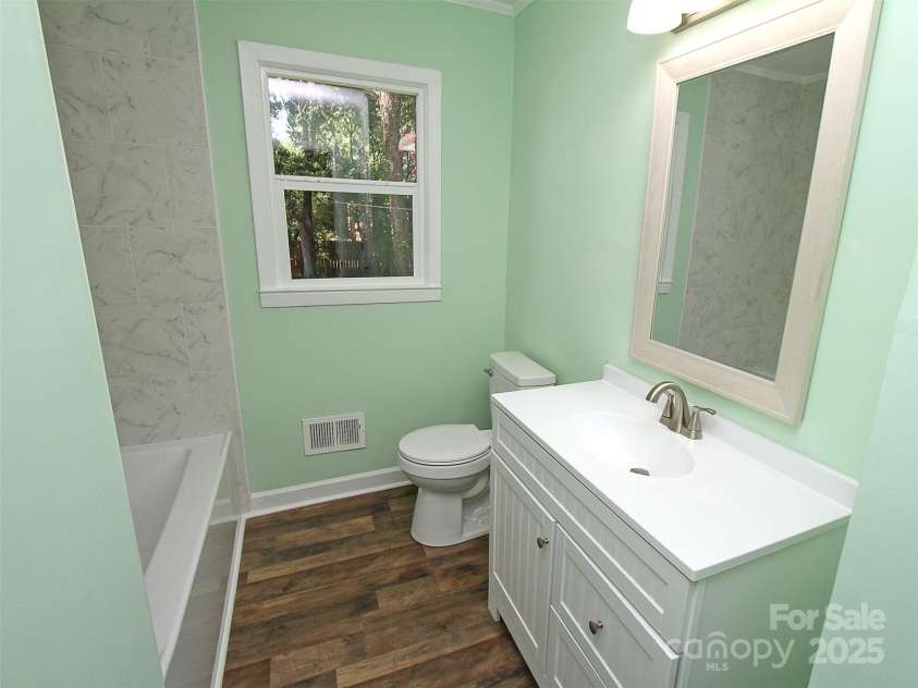 611 Greenbriar Avenue, Rock Hill, SC 29730.  MLS# CAR4173915, YatesRealty ID 3315. Guest Bath