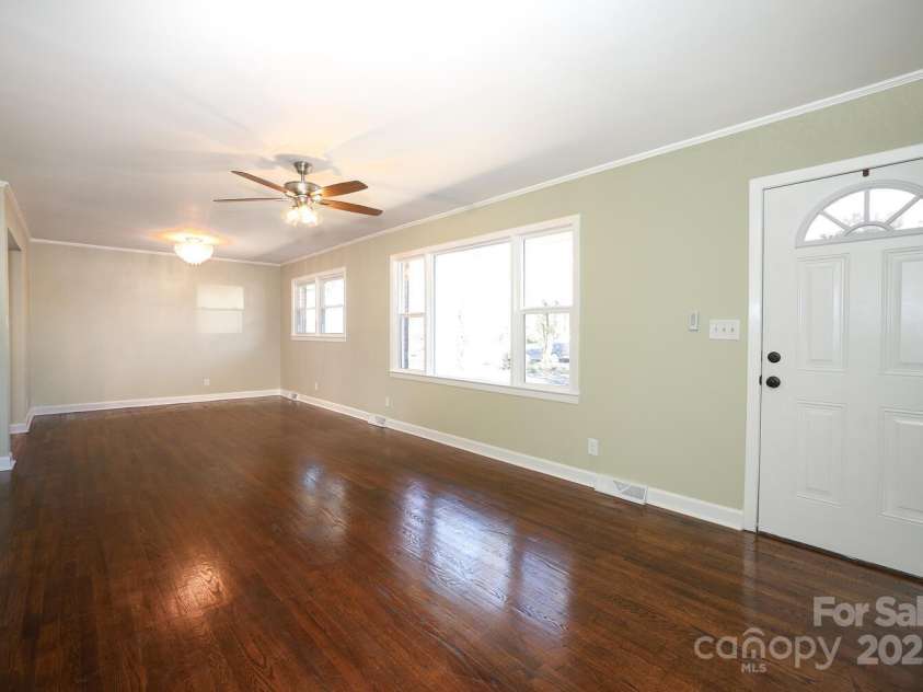 611 Greenbriar Avenue, Rock Hill, SC 29730.  MLS# CAR4173915, YatesRealty ID 3315. Living / Dining Room