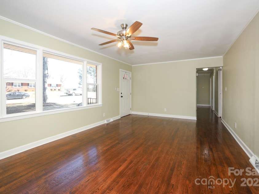 611 Greenbriar Avenue, Rock Hill, SC 29730.  MLS# CAR4173915, YatesRealty ID 3315. Living Room
