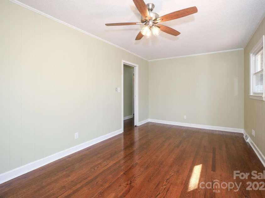 611 Greenbriar Avenue, Rock Hill, SC 29730.  MLS# CAR4299810, YatesRealty ID 3315. Family Room